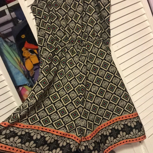 Cute romper size medium - Picture 4 of 4